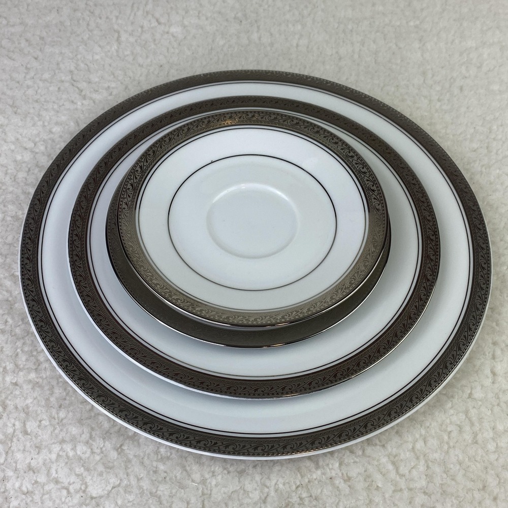 Noritake White Porcelain Dinner Plate Place Setting‎ Crestwood Platinum Japan